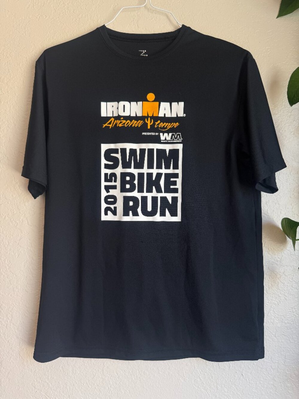 IRONMAN Arizona 2015 Finisher Shirt Men’s Large Tempe Triathlon Swim Bike Run